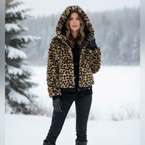 Victoria’s Secret PINK Limited Edition 2011 Fashion Show Leopard Fur Hoodie-EUC